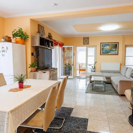 Appartamento Gyula By Interhome Balatonszárszó